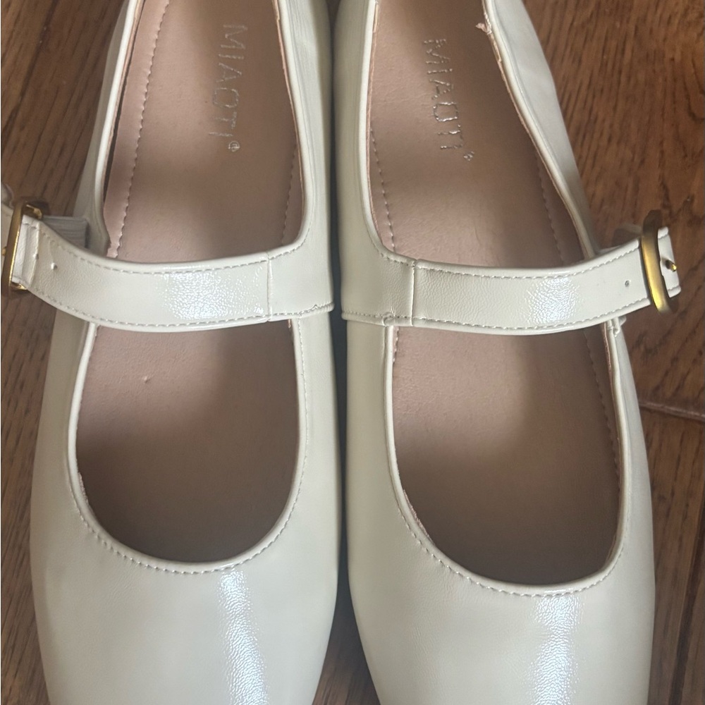 Mary Jane Cream Patent Leather Mary Jane Flats